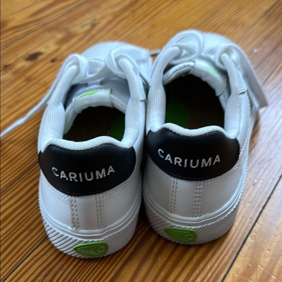 Cariuma Salvas White and Black leather Sneakers, 6.5 - Picture 2 of 9